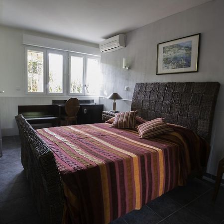 Albergo Hotel Saint-Laurent-du-Var Esterno foto