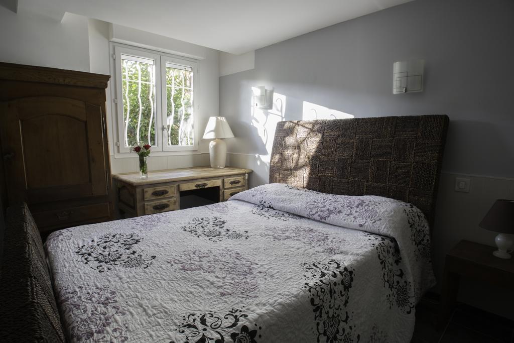 Albergo Hotel Saint-Laurent-du-Var Esterno foto