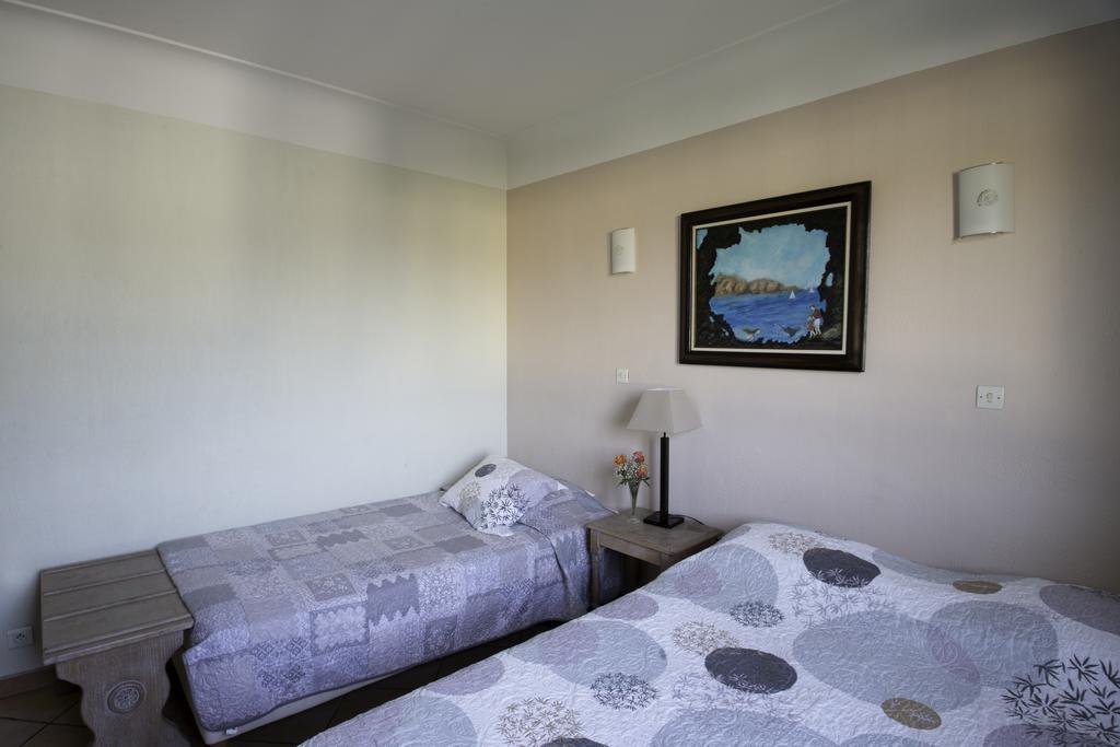 Albergo Hotel Saint-Laurent-du-Var Esterno foto