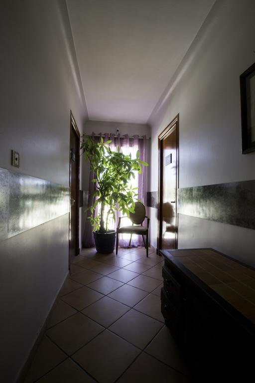 Albergo Hotel Saint-Laurent-du-Var Esterno foto
